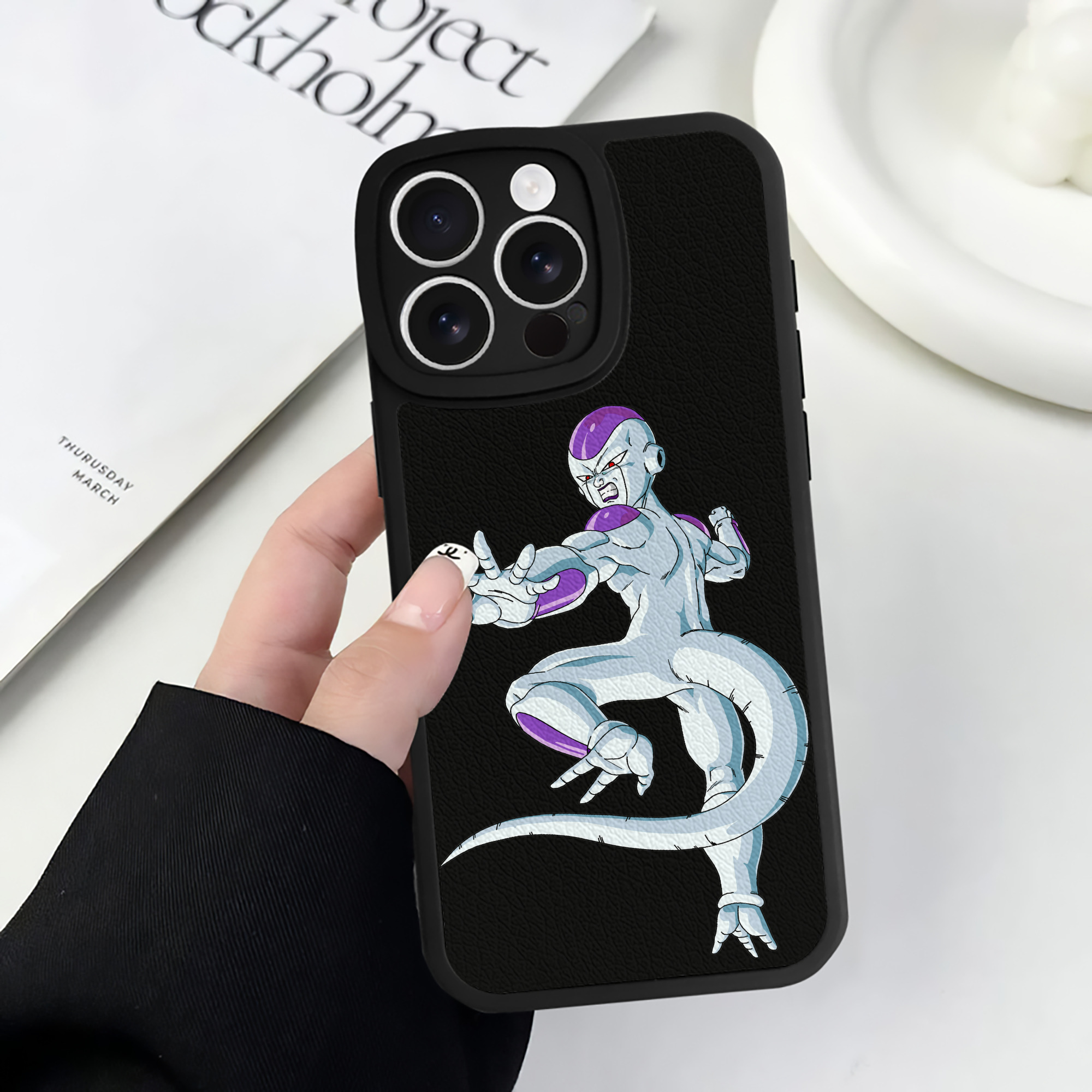 （画像用） ドラゴンボール フリーザ DRAGON BALL Frieza 【iPhone 16シリーズ対応】シリコンスマホケース（レザー調） 材質：シリコン